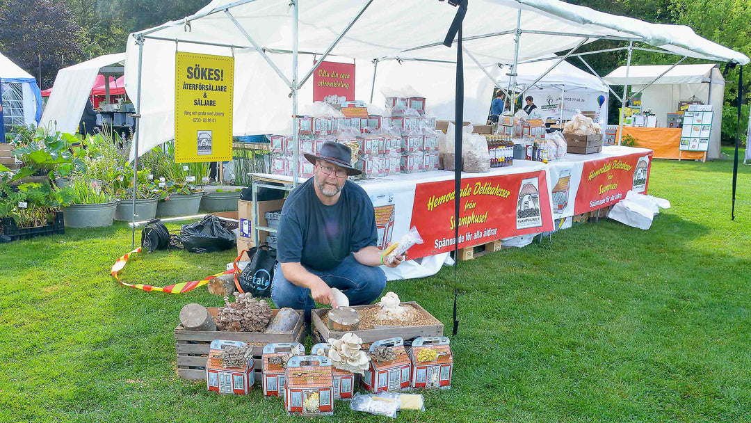 Johnny ammer drev tidigare svamphuset. Han grundade det hemma i höör.